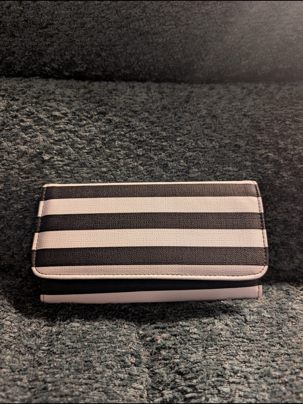 Kut From The Kloth Black and White Trifold Wallet